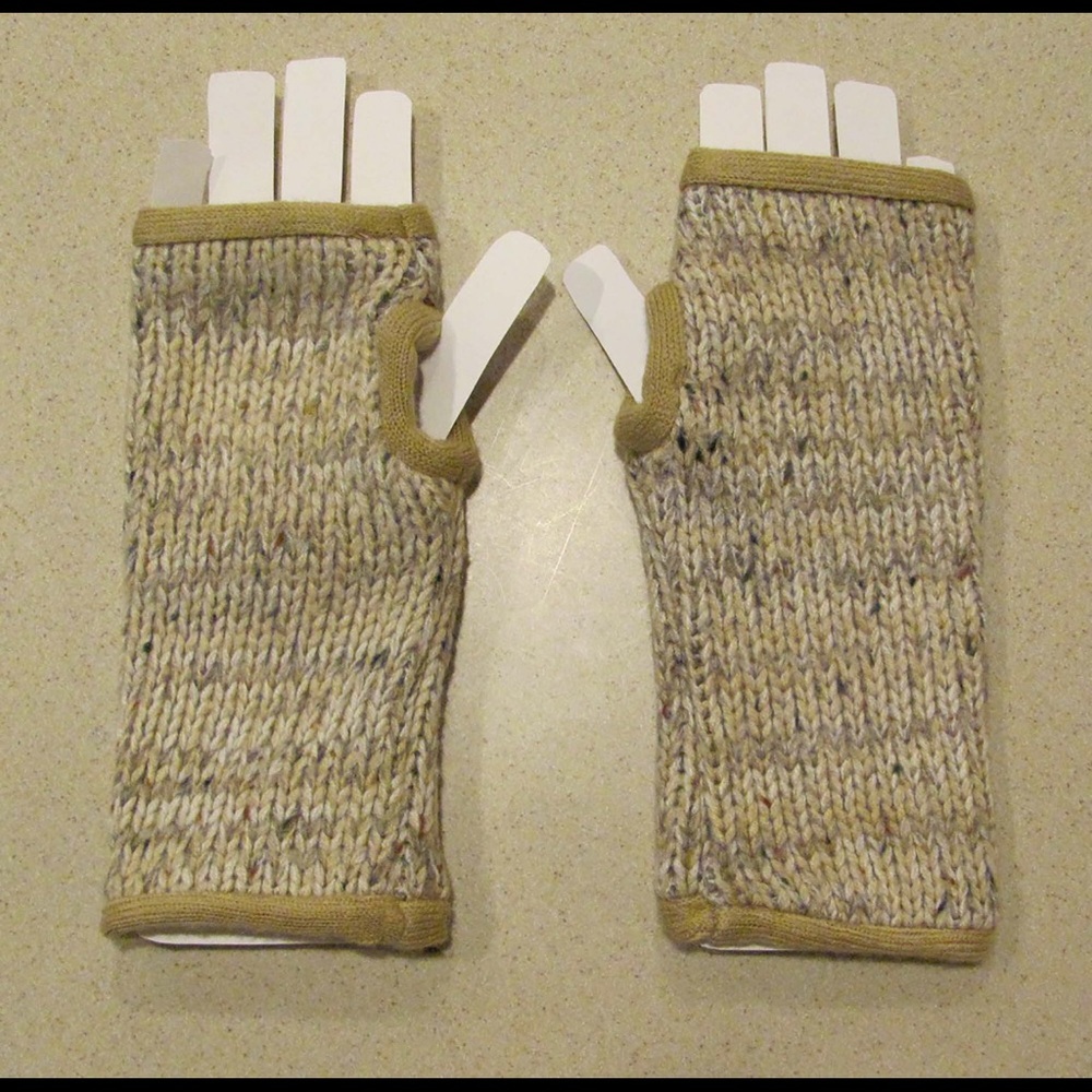 Wrist length texting gloves